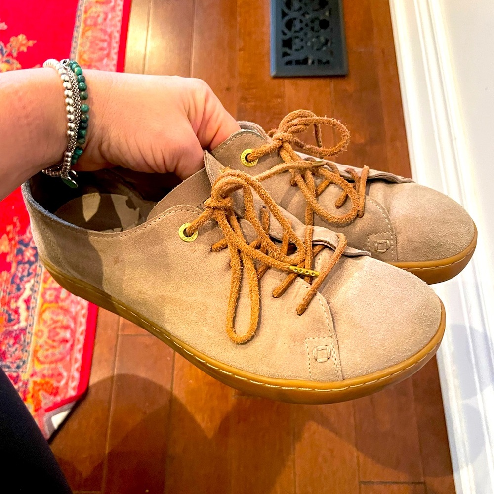Birkenstock sneakers in EUC